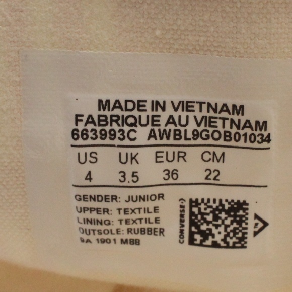 Converse Junior Chuck Taylor Converse Size 4 Heart - Picture 8 of 8